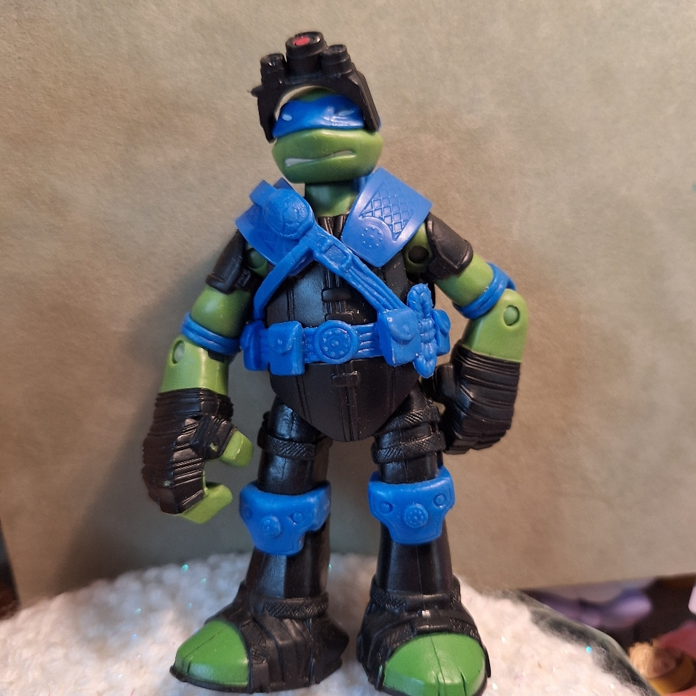 TMNT PLAYMATES LEONARDO STEALTH TECH 4.5" ACTION FIGURE VIACOM 2013